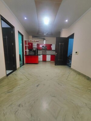 Room in 2 BHK Builder Floor at Ardee City, Sector 52 – for Rent