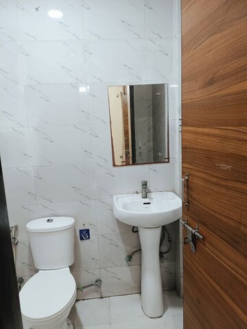 Bathroom in 2 BHK Builder Floor at Sector 43 – for Rent