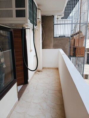Balcony in 2 BHK Builder Floor at Sector 43 – for Rent