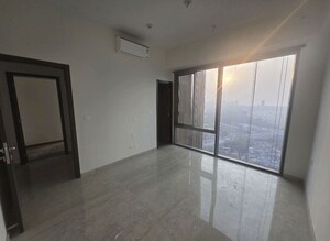 Room in 3 BHK Apartment at Piramal Mahalaxmi, Mahalaxmi – for Rent
