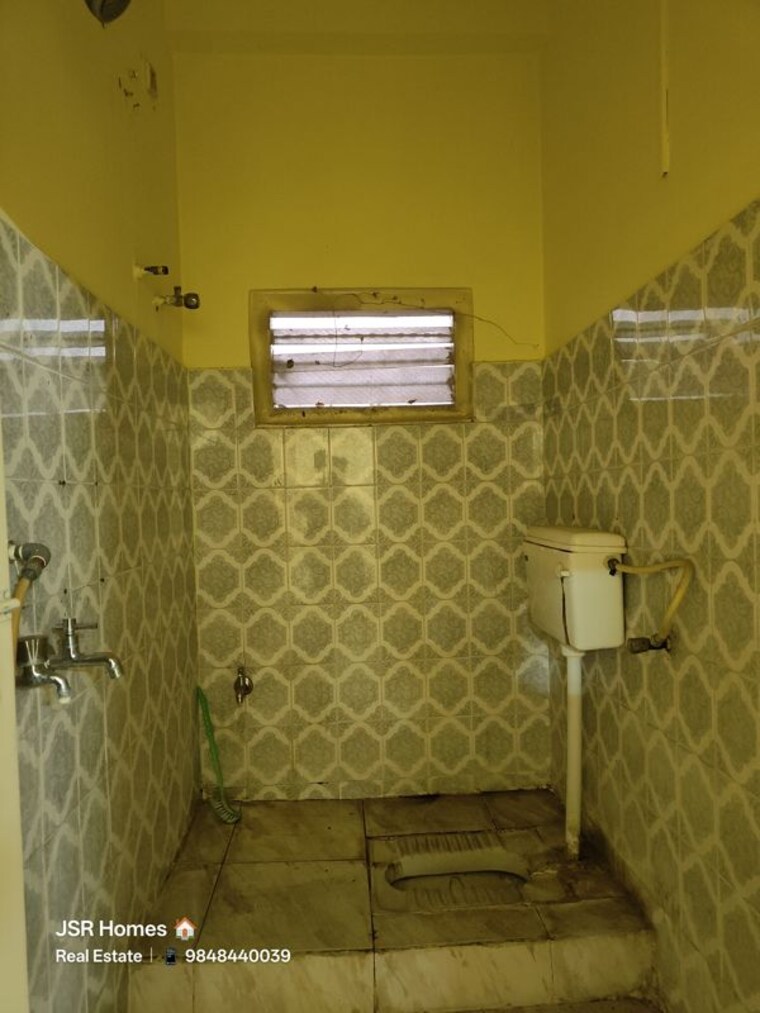 Bathroom, gayatri-grandeur 3 Bedroom 1265 Sq.Ft. Apartment In Karkhana Hyderabad 10095819