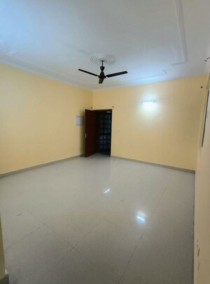 Room in 3 BHK Apartment at Aravali Enclave, Vrindavan Yojna – for Rent