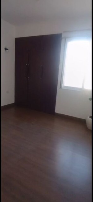 Room in 3 BHK Apartment at Conscient Heritage One, Sector 62 – for Rent