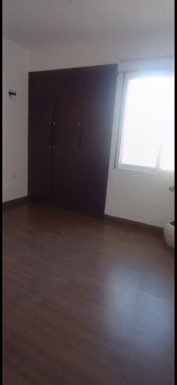 Room in 3 BHK Apartment at Conscient Heritage One, Sector 62 – for Rent