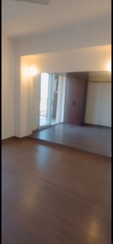 Room in 3 BHK Apartment at Conscient Heritage One, Sector 62 – for Rent