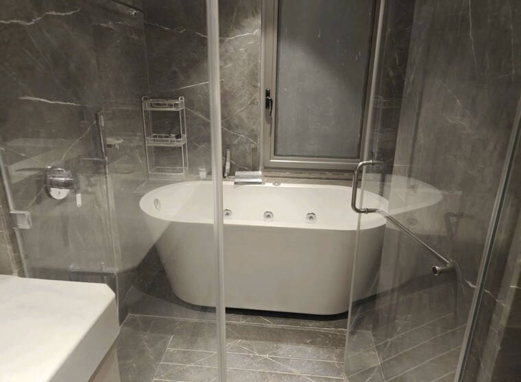 Bathroom, rustomjee-crown 4 Bedroom 2100 Sq.Ft. Apartment In Prabhadevi Mumbai 10095851