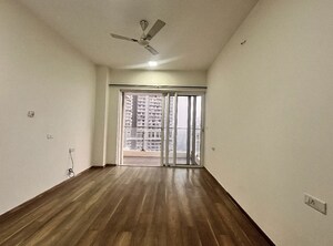 Room in 3 BHK Apartment at L&T Crescent Bay T2, Parel – for Rent