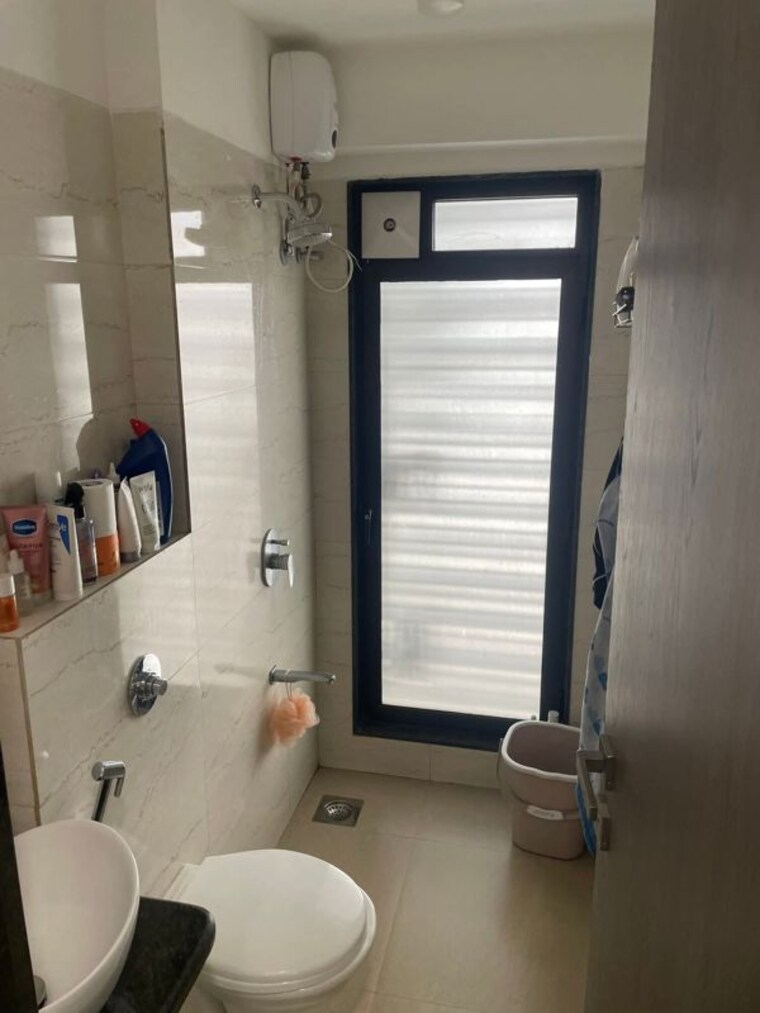 Bathroom, platinum-life 1 Bedroom 400 Sq.Ft. Apartment In Andheri West Mumbai 10095899