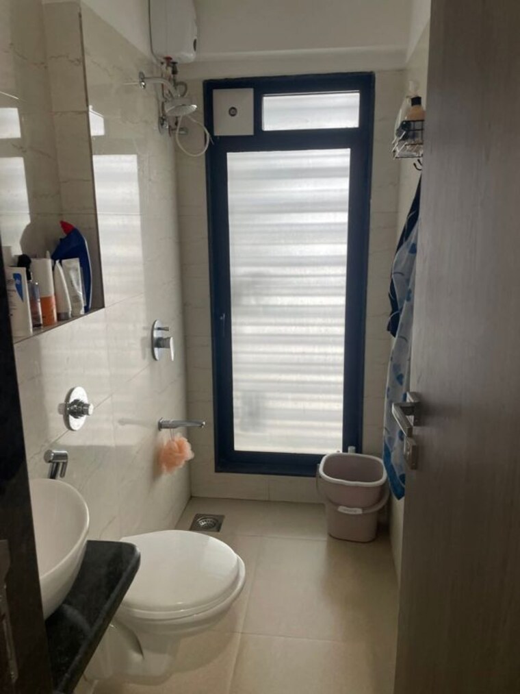 Bathroom, platinum-life 1 Bedroom 400 Sq.Ft. Apartment In Andheri West Mumbai 10095899