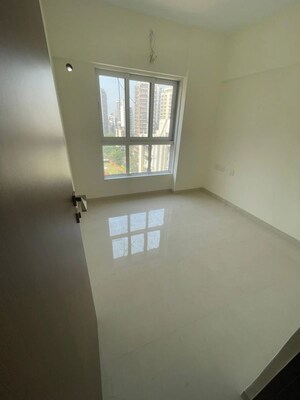 Room in 2 BHK Apartment at Andheri West – for Rent