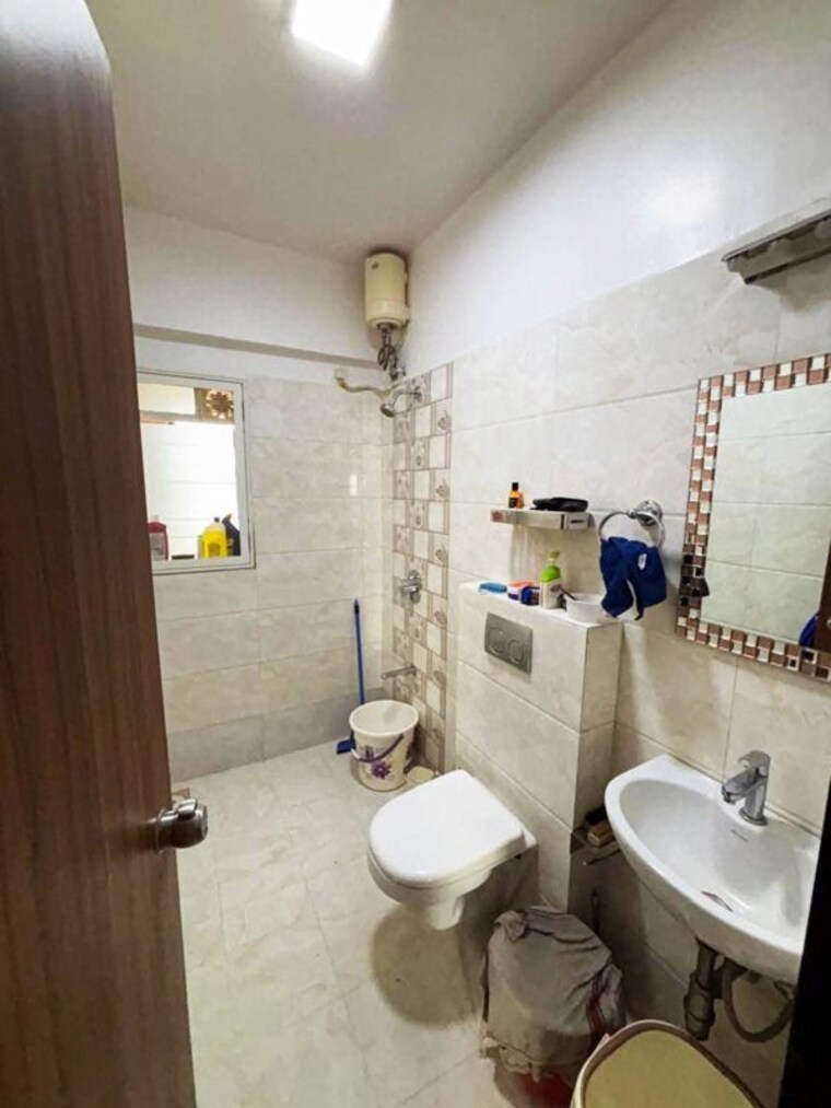 Bathroom, andheri west 2 Bedroom 845 Sq.Ft. Apartment In Andheri West Mumbai 10095902