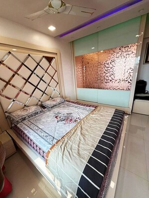 Bedroom in 2 BHK Apartment at Andheri West – for Rent