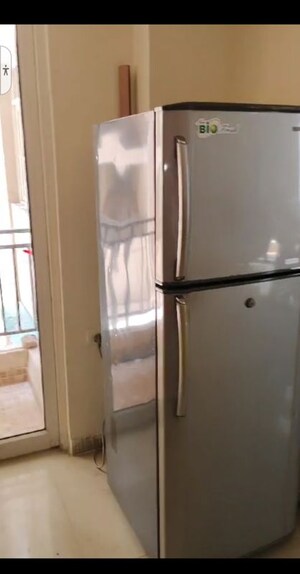 Bathroom in 2 BHK Apartment at Omaxe R2, Gomti Nagar – for Rent