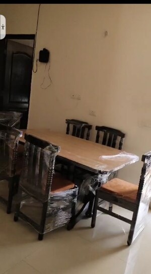 Master Bedroom in 2 BHK Apartment at Omaxe R2, Gomti Nagar – for Rent