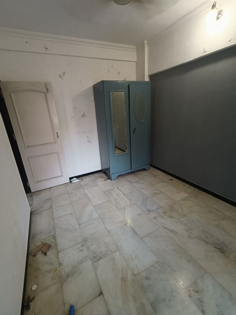 Room, chanchal-kalyan-complex 1 Bedroom 600 Sq.Ft. Apartment In Yari Road Mumbai 10095916
