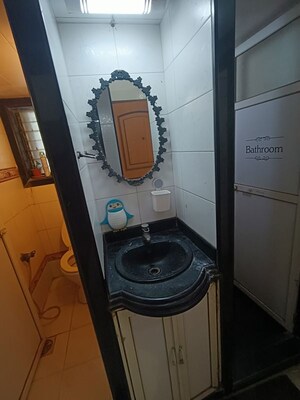 Master Bedroom in 1 BHK Apartment at Chanchal Kalyan Complex, Yari Road – for Rent