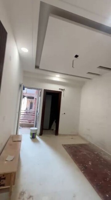 Room in 2 BHK Builder Floor at Krishna Apartment Noida, Sector 49 – for Sale