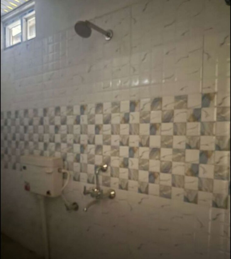Bathroom, lalbagh 2 Bedroom 820 Sq.Ft. Apartment In Lalbagh Lucknow 10095998