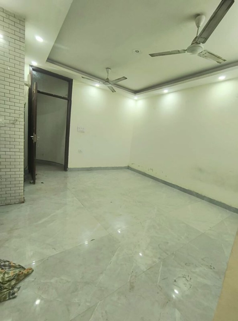 Room, govindpuri 3 Bedroom 908 Sq.Ft. Builder Floor In Govindpuri Delhi 10096000