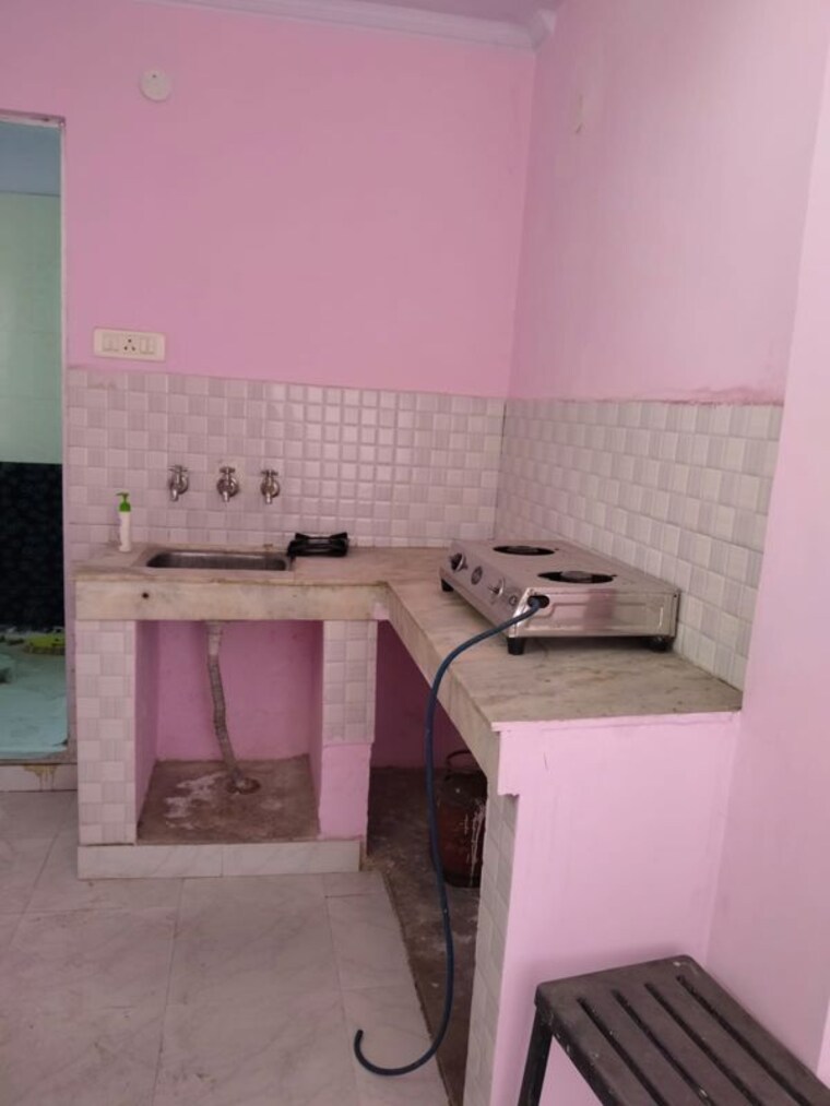 Kitchen, govindpuri 1 Bedroom 362 Sq.Ft. Builder Floor In Govindpuri Delhi 10096001