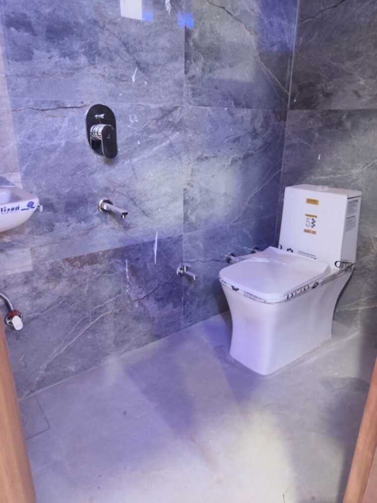 Bathroom, govindpuri 2 Bedroom 572 Sq.Ft. Builder Floor In Govindpuri Delhi 10096003