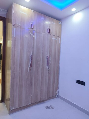 Furnished Amenities in 2 BHK Builder Floor at Govindpuri – for Rent