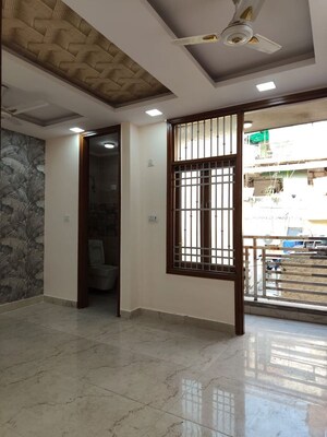 Room in 2 BHK Builder Floor at Govindpuri – for Rent