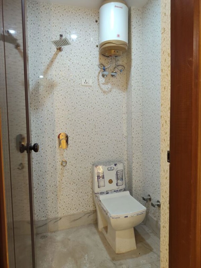 Bathroom, govindpuri 2 Bedroom 560 Sq.Ft. Builder Floor In Govindpuri Delhi 10096012