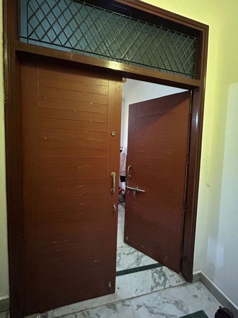 Room, govindpuri 2 Bedroom 564 Sq.Ft. Builder Floor In Govindpuri Delhi 10096019