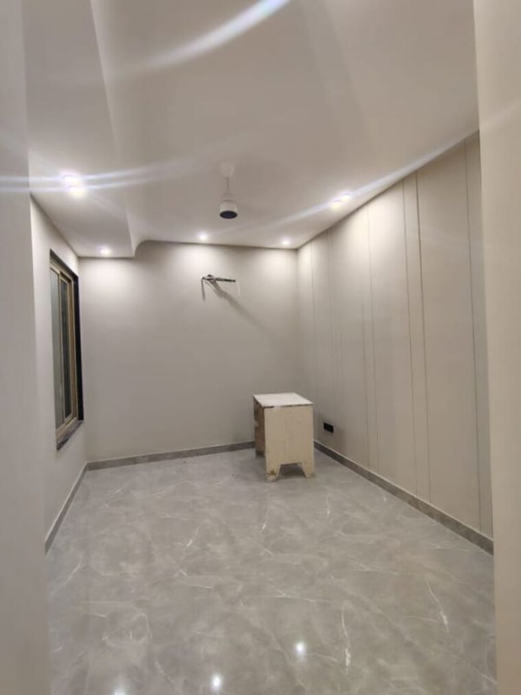 Bathroom, govindpuri 3 Bedroom 911 Sq.Ft. Builder Floor In Govindpuri Delhi 10096031