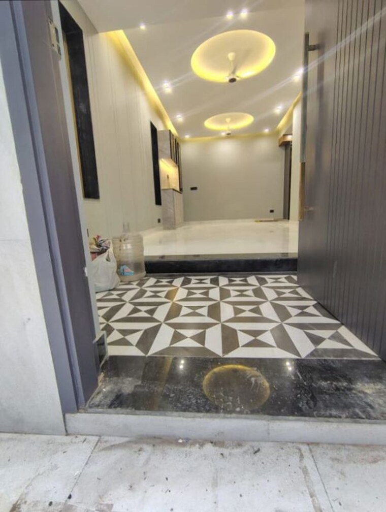 Bedroom, govindpuri 3 Bedroom 911 Sq.Ft. Builder Floor In Govindpuri Delhi 10096031