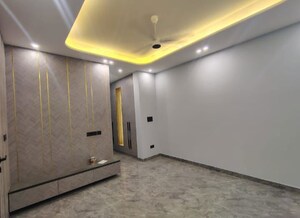 Room in 3 BHK Builder Floor at Govindpuri – for Rent
