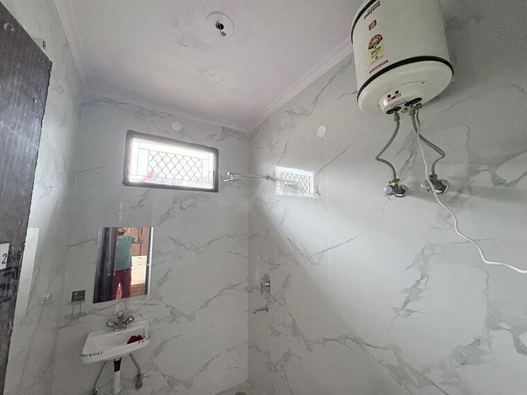 Bathroom, old rajinder nagar 1 RK 250 Sq.Ft. Builder Floor In Old Rajinder Nagar Delhi 10096032