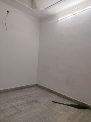 Room in 2 BHK Builder Floor at Govindpuri – for Rent