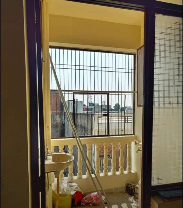 Balcony, aminabad 2 Bedroom 1100 Sq.Ft. Apartment In Aminabad Lucknow 10096038