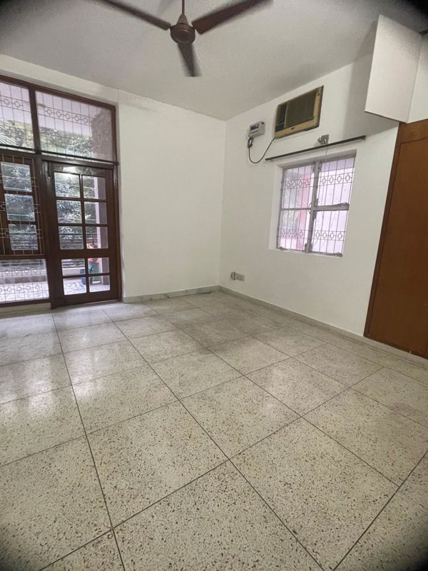 3 BHK + Pooja Room Builder Floor For Rent in Chittaranjan Park