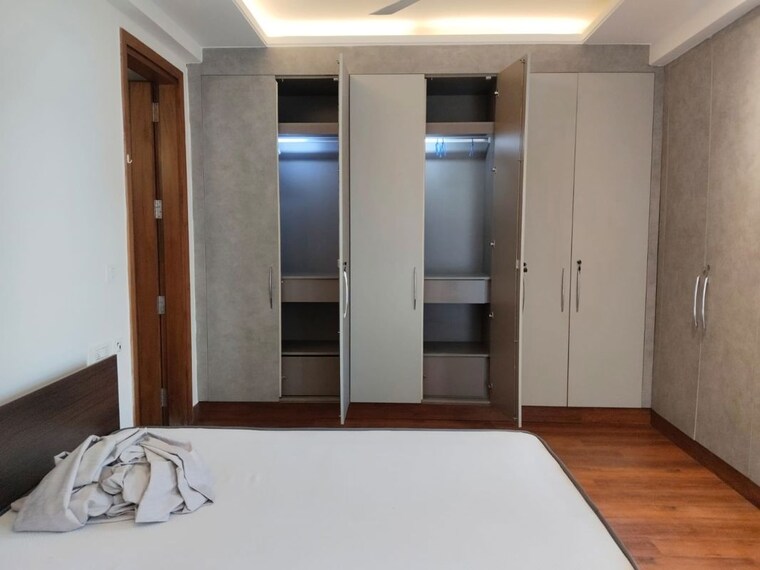 Room, green park 3 Bedroom 200 Sq.Yd. Builder Floor In Green Park Delhi 10096055