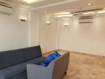 Team Area in 3 BHK Builder Floor at Green Park – for Rent