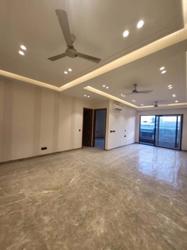 Room, greater kailash i 3 Bedroom 208 Sq.Yd. Builder Floor In Greater Kailash I Delhi 10096058