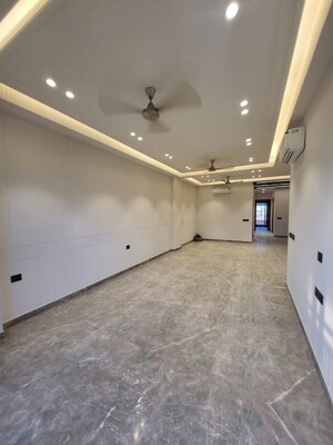 Furnished Amenities in 3 BHK Builder Floor at Greater Kailash I – for Rent