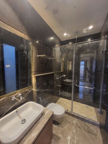 Gym in 3 BHK Builder Floor at Greater Kailash I – for Rent