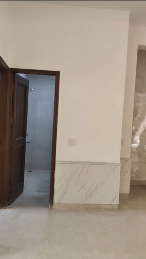 Bathroom in 3 BHK Apartment at SS Almeria, Sector 84 – for Rent