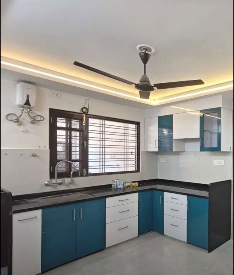 Kitchen, hazratganj 3 Bedroom 1700 Sq.Ft. Apartment In Hazratganj Lucknow 10096074