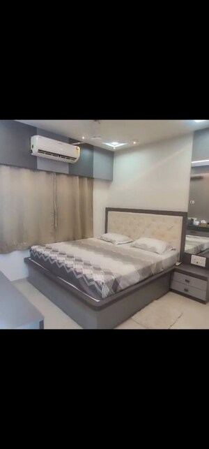 Bedroom in 2 BHK Apartment at Sheth Vasant Oasis, Andheri East – for Rent