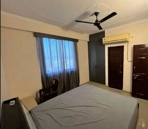 Bedroom in 3 BHK Apartment at Hazratganj – for Rent
