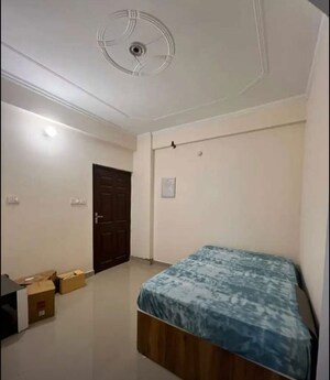 Bedroom in 3 BHK Apartment at Hazratganj – for Rent