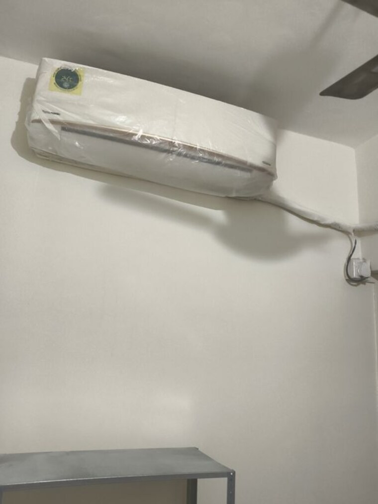 Other, vile parle east 1 RK 250 Sq.Ft. Apartment In Vile Parle East Mumbai 10096130