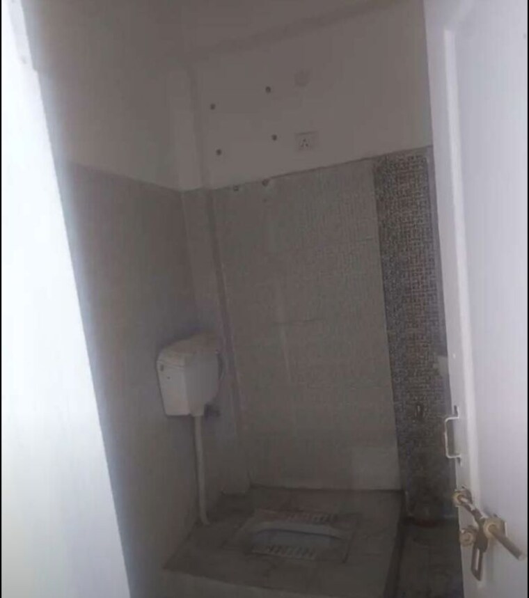 Bathroom, charbagh 2 Bedroom 1250 Sq.Ft. Apartment In Charbagh Lucknow 10096134