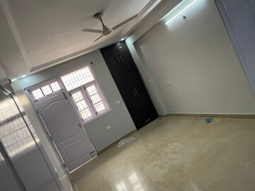 Furnished Amenities in 3 BHK Apartment at Udaiganj – for Rent