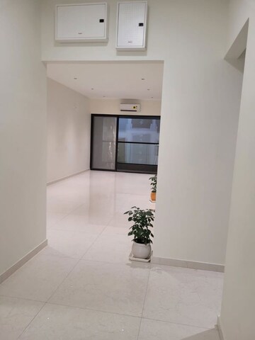 Room in 3 BHK Apartment at Magarpatta City Cosmos, Magarpatta Road – for Rent